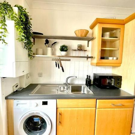 Broomfield  High-End 2 Bed Maisonette In Beaulieu Park מראה חיצוני תמונה