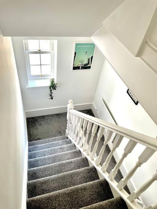 Broomfield  High-End 2 Bed Maisonette In Beaulieu Park מראה חיצוני תמונה