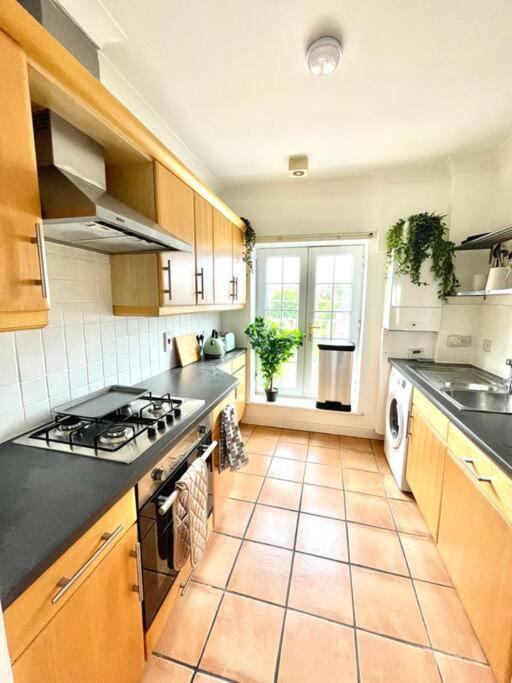 Broomfield  High-End 2 Bed Maisonette In Beaulieu Park מראה חיצוני תמונה