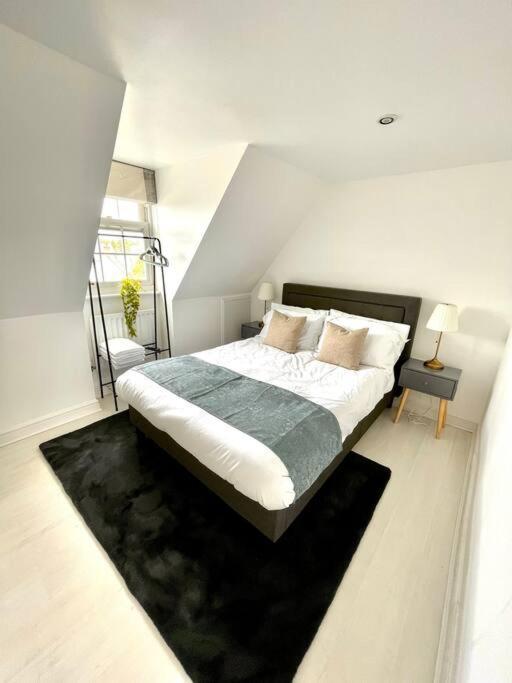 Broomfield  High-End 2 Bed Maisonette In Beaulieu Park מראה חיצוני תמונה