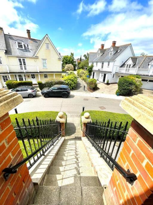 Broomfield  High-End 2 Bed Maisonette In Beaulieu Park מראה חיצוני תמונה